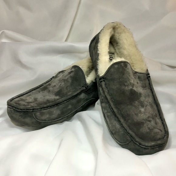 UGG Other - UGG men’s suede sherpa moccasins, size 10